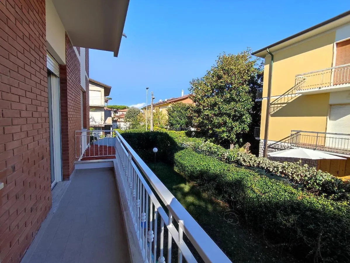 Casa Violina Apartment Lido di Camaiore 0*,  Italy